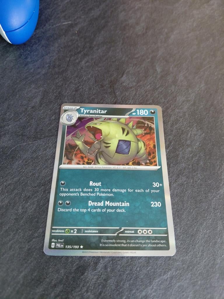 Tyranitar holo - kaart 135/193 uit 2023, Ophalen of Verzenden, Zo goed als nieuw