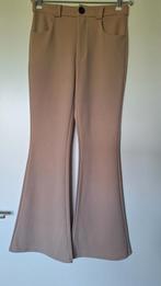 Pantalon- flared mt M, Kleding | Dames, Broeken en Pantalons, Maat 38/40 (M), Beige, Ophalen of Verzenden, Zo goed als nieuw