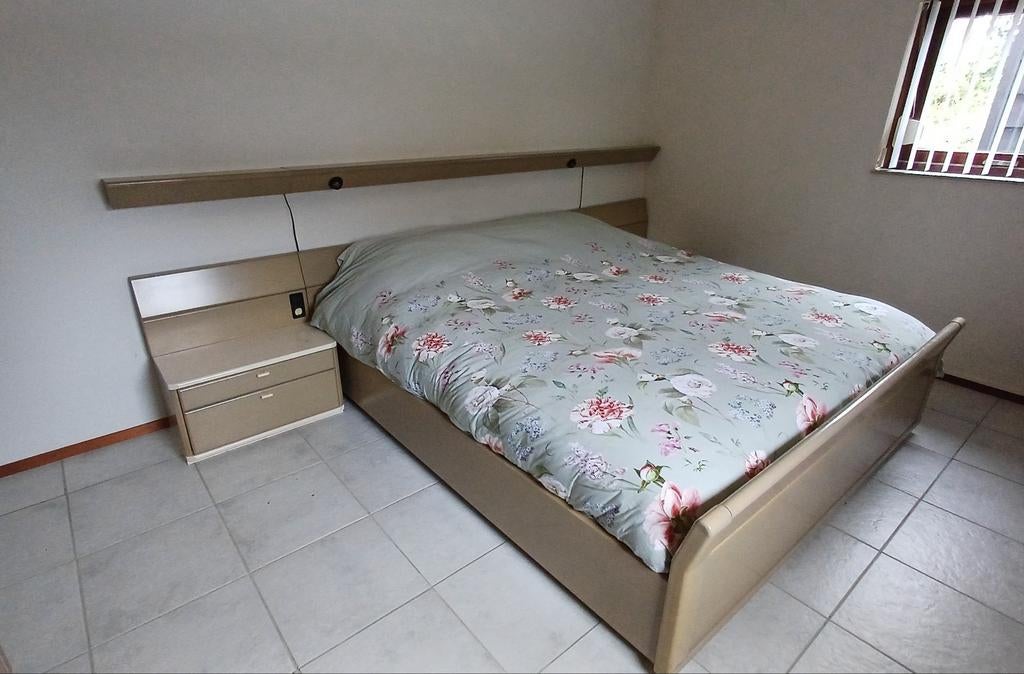 Twee persoonsbed 1,80m x 2,00m, Ophalen, Gebruikt, Tweepersoons