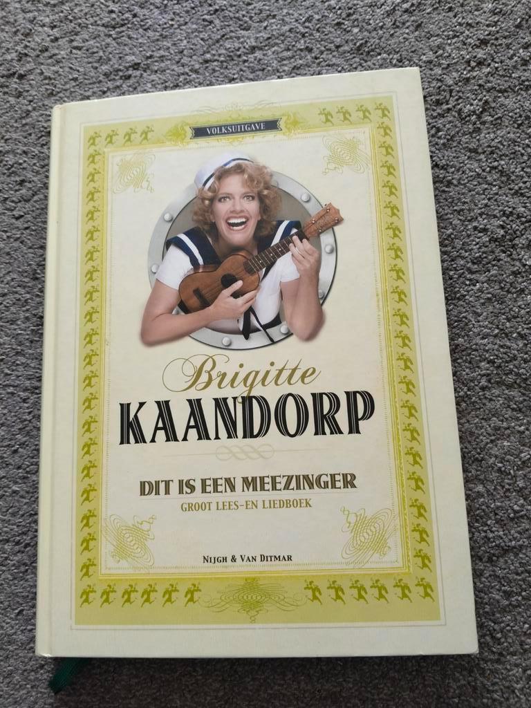 Brigitte Kaandorp  Dit is een meezinger, Boeken, Ophalen of Verzenden, Zo goed als nieuw, Artiest, Brigitte Kaandorp