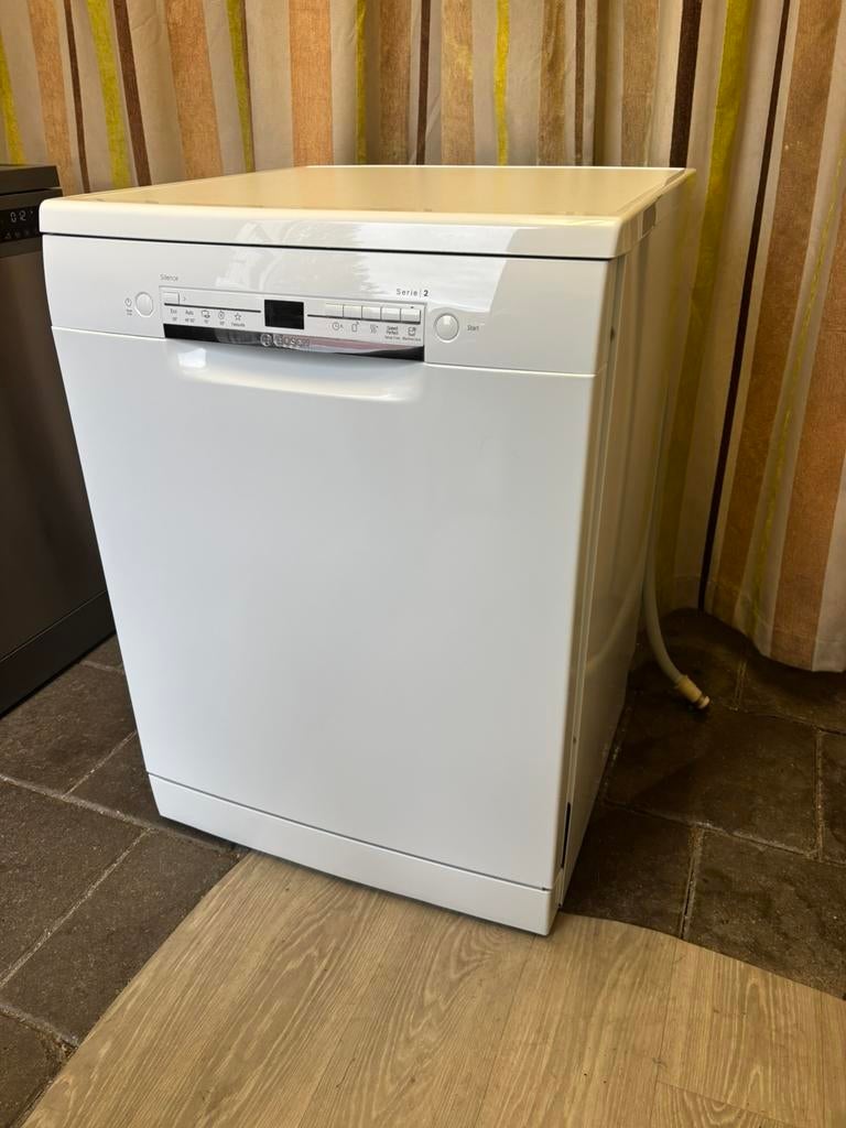 Afwasmachine Bosch Serie 2 | Werkt Top | Schoon |Goede Staat, Witgoed en Apparatuur, Vaatwasmachines, Ophalen, Minder dan 85 cm