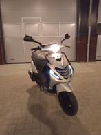 Piaggio Zip 4T Scooter Glans Zilver FULL OPTION (BROM), Ophalen of Verzenden, Zo goed als nieuw