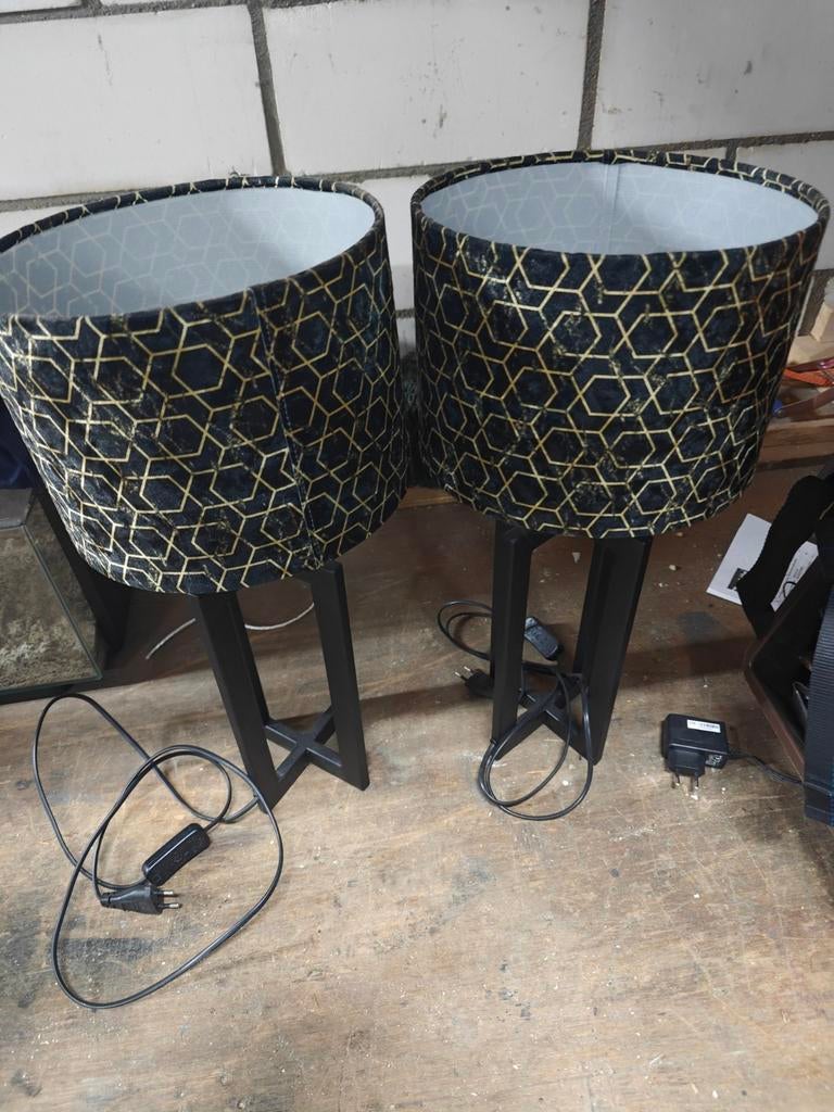 Twee Light & Living tafellampen, Huis en Inrichting, Lampen | Tafellampen, Ophalen, Zo goed als nieuw, Metaal, Industriëel