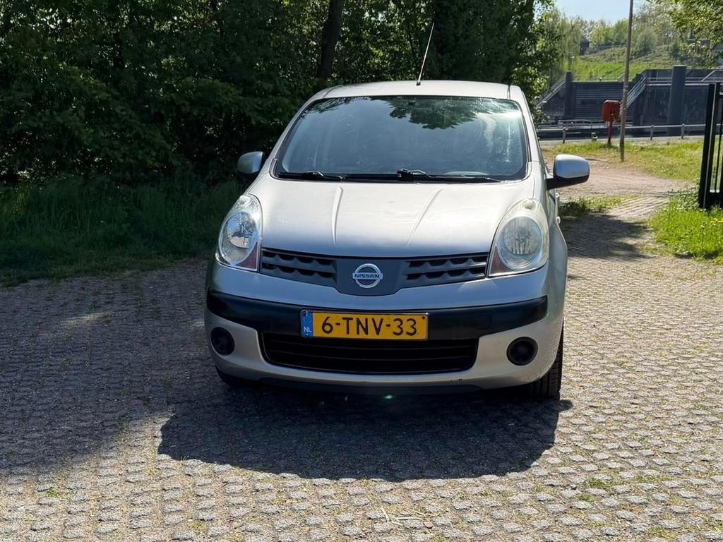 Nissan Note 1.4 16V 2007 Grijs, Auto's, Voorwielaandrijving, 4 cilinders, 49 €/maand, Bedrijf