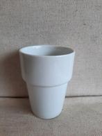 Melkbeker wit aardewerk, Ophalen of Verzenden, Aardewerk, Overige stijlen, Schaal of Schalen