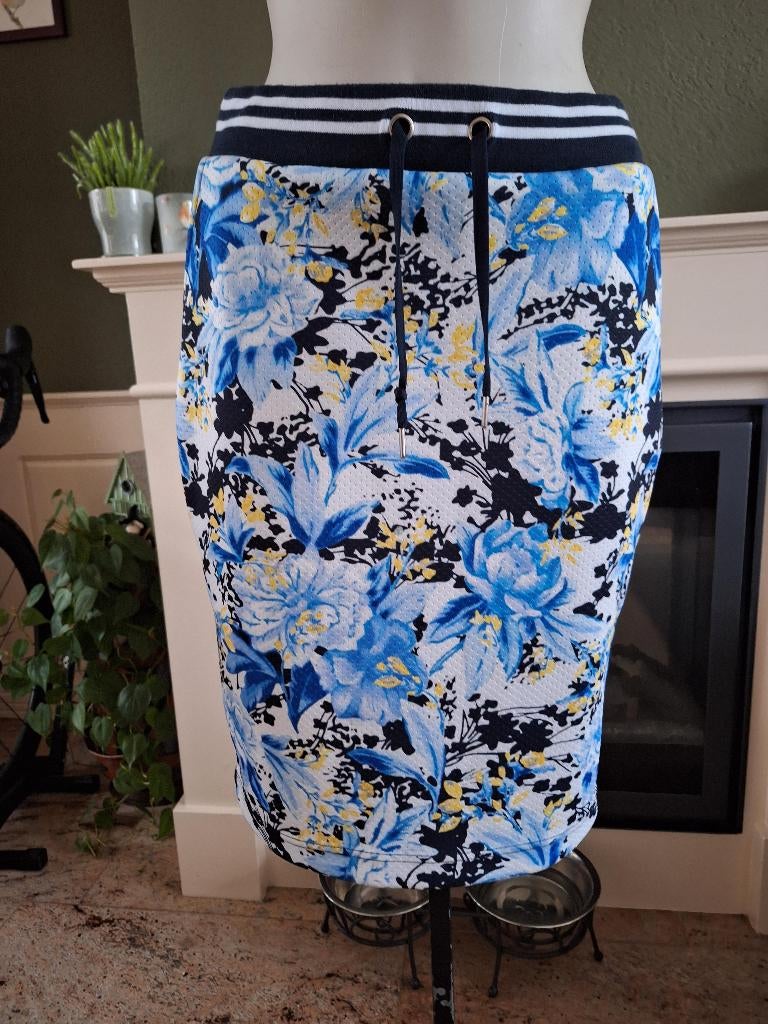 HV society bloemen sportieve rok 36 S, Kleding | Dames, Maat 38/40 (M), HV Society, Zo goed als nieuw, Knielengte