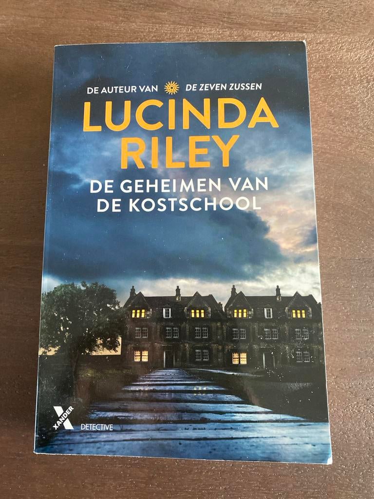 Lucinda Riley - De Geheimen van de Kostschool (detective), Ophalen, Gelezen