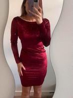 Rode fluwelen jurk met lange mouwen, Ophalen, Zo goed als nieuw, Maat 36 (S), Boven de knie