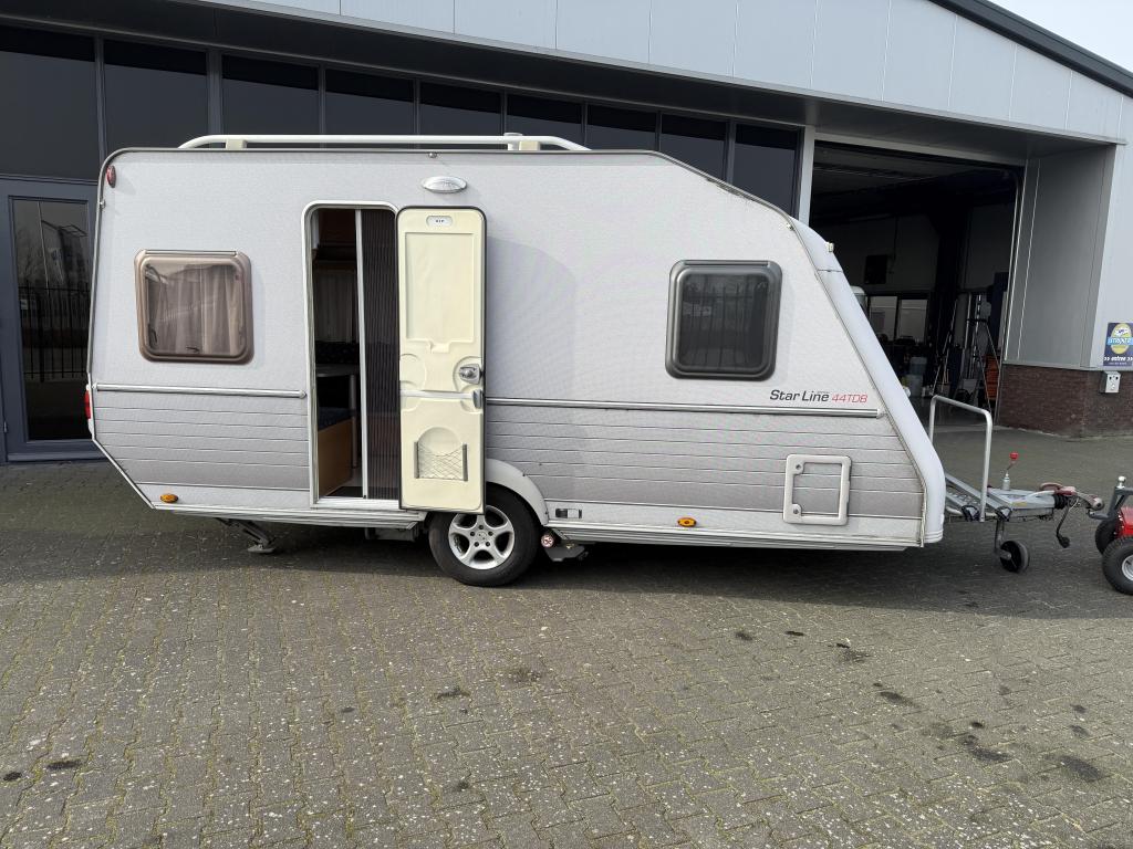 Kip Star Line 44 TDB Fransbed + Zit + WC + Tent + Mover etc., Caravans en Kamperen, Kip, Bedrijf, Treinzit, Schokbreker