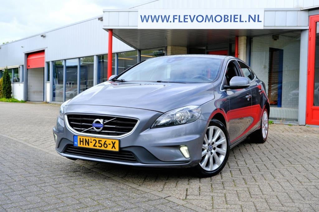 Volvo V40 2.0 D2 R-Design Navi|Leder-Alcantara|Clima|LMV, Auto's, Volvo, Bedrijf, Te koop, V40, ABS, Airbags, Airconditioning