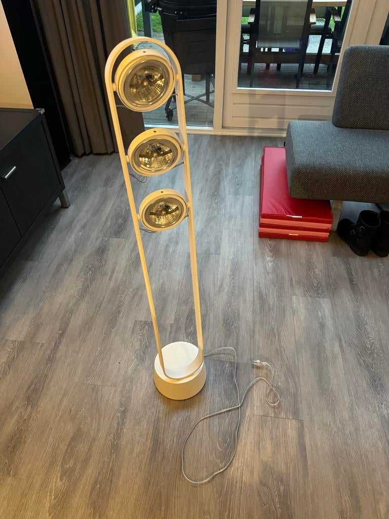 3x Lirio staande lampen - Modern design, Ophalen, 100 tot 150 cm, Zo goed als nieuw, Metaal