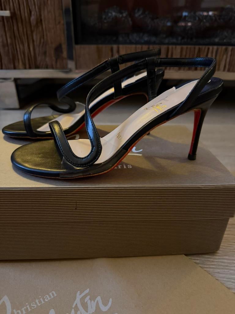 Christian Louboutain Hakken/sandalette met hak, Kleding | Dames, Schoenen, Zwart, Nieuw, Ophalen of Verzenden, Schoenen met hoge hakken
