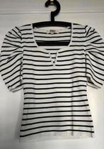 Gestreept topje met v-hals en pofmouw - By Clara Paris, Maat 38/40 (M), Zwart, Ophalen of Verzenden, Zo goed als nieuw