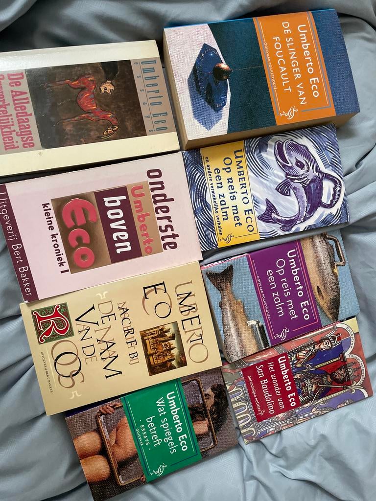 Umberto Eco - Op reis met een zalm en andere boeken, Ophalen of Verzenden, Gelezen