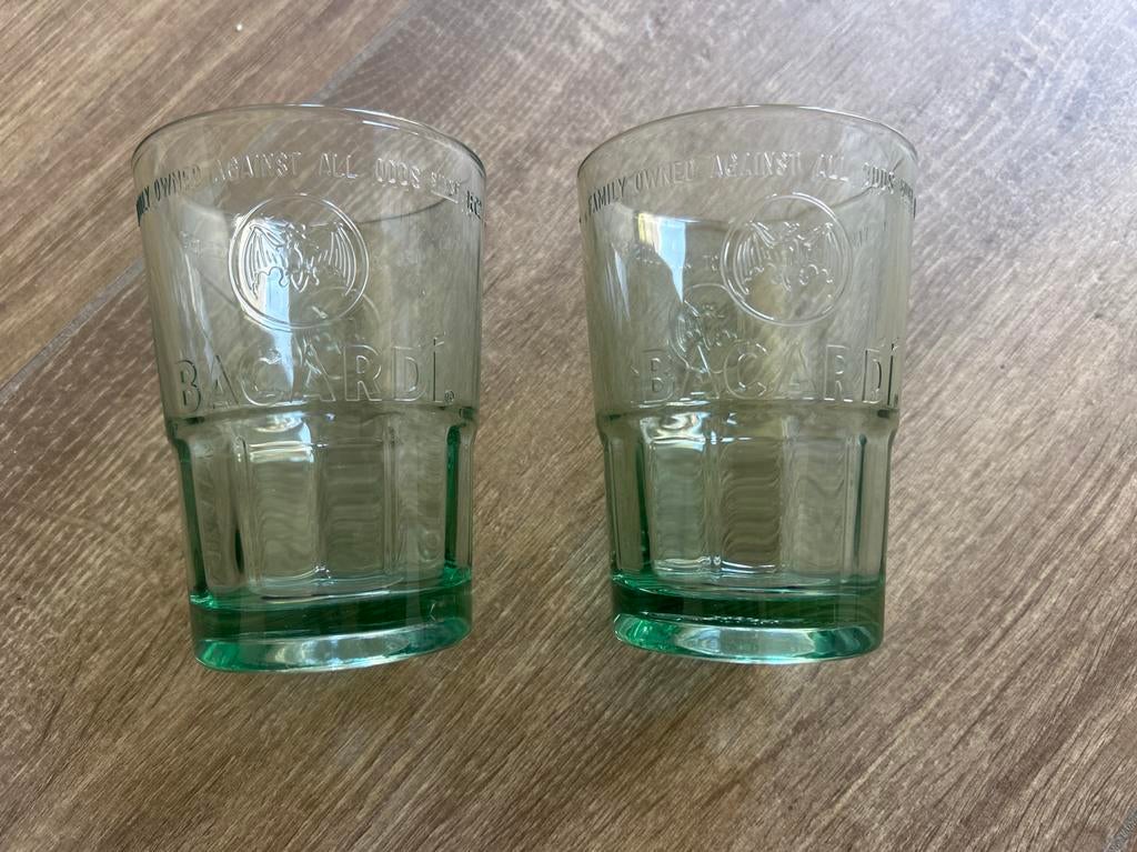 Twee nieuwe Bacardi (cola) glazen, Ophalen, Nieuw, Overige merken, Groen