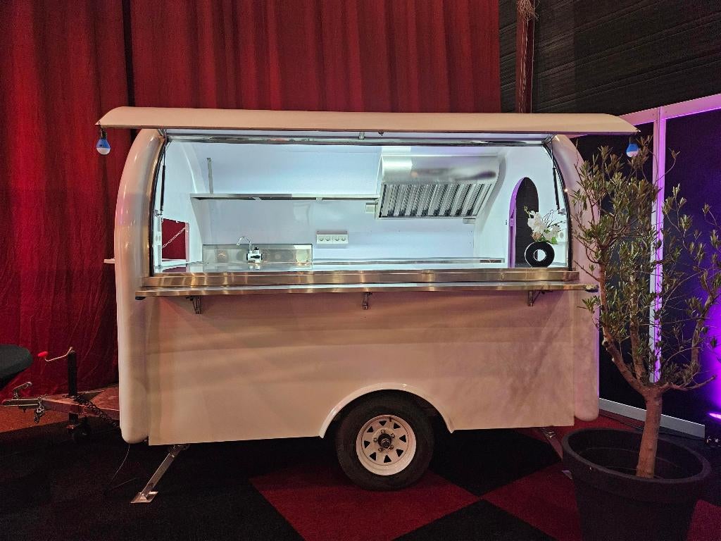 ROUND TOP FOODTRAILER MET COC EN OPLOOPREM!!, Ophalen