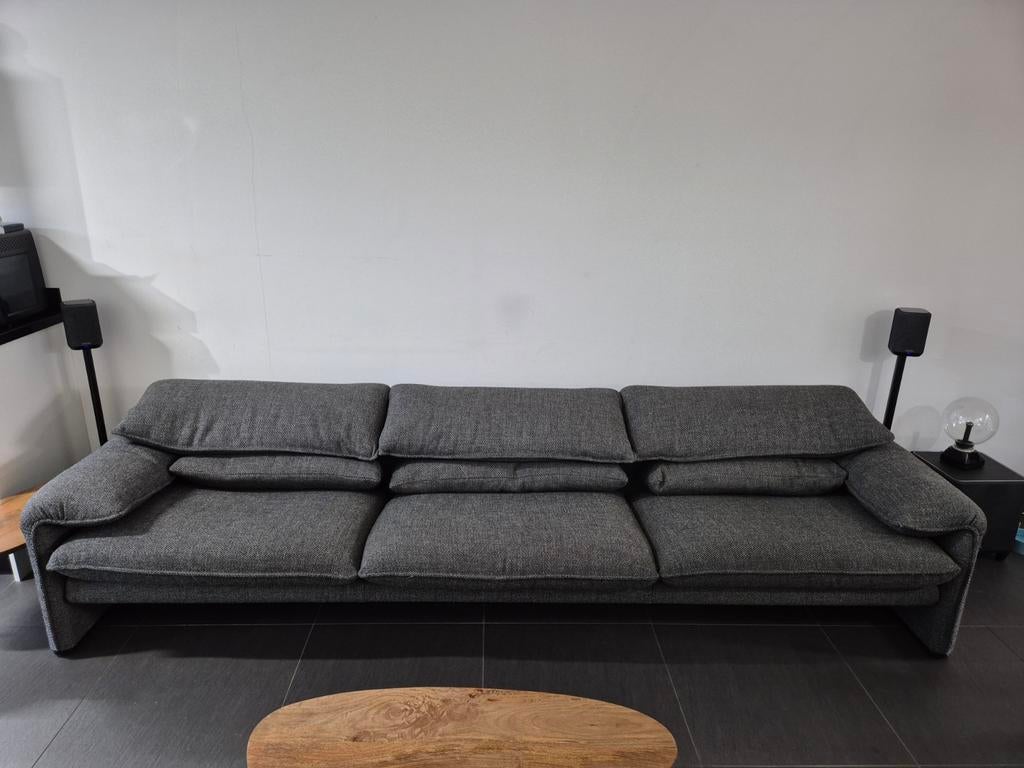 Cassina Maralunga 40 Maxi, Ophalen, Zo goed als nieuw, Stof, Design