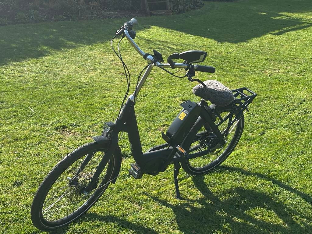 Azor Elburg E-bike lage instap - Nieuwstaat - 32km gereden, Fietsen en Brommers, Nieuw, Minder dan 47 cm, 50 km per accu of meer
