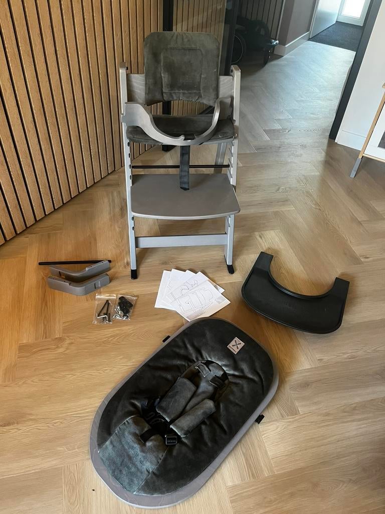 Kidsmill kinderstoel complete set-grey wash+groene bekleding, Ophalen, Gebruikt, Meegroeistoel, Gordel(s)