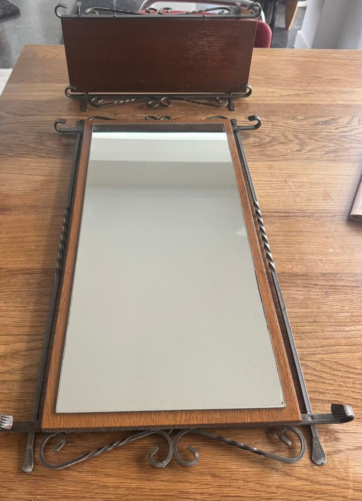 Spiegel eiken en smeedijzer., Antiek en Kunst, Antiek | Spiegels, Ophalen of Verzenden, Rechthoekig, Minder dan 50 cm