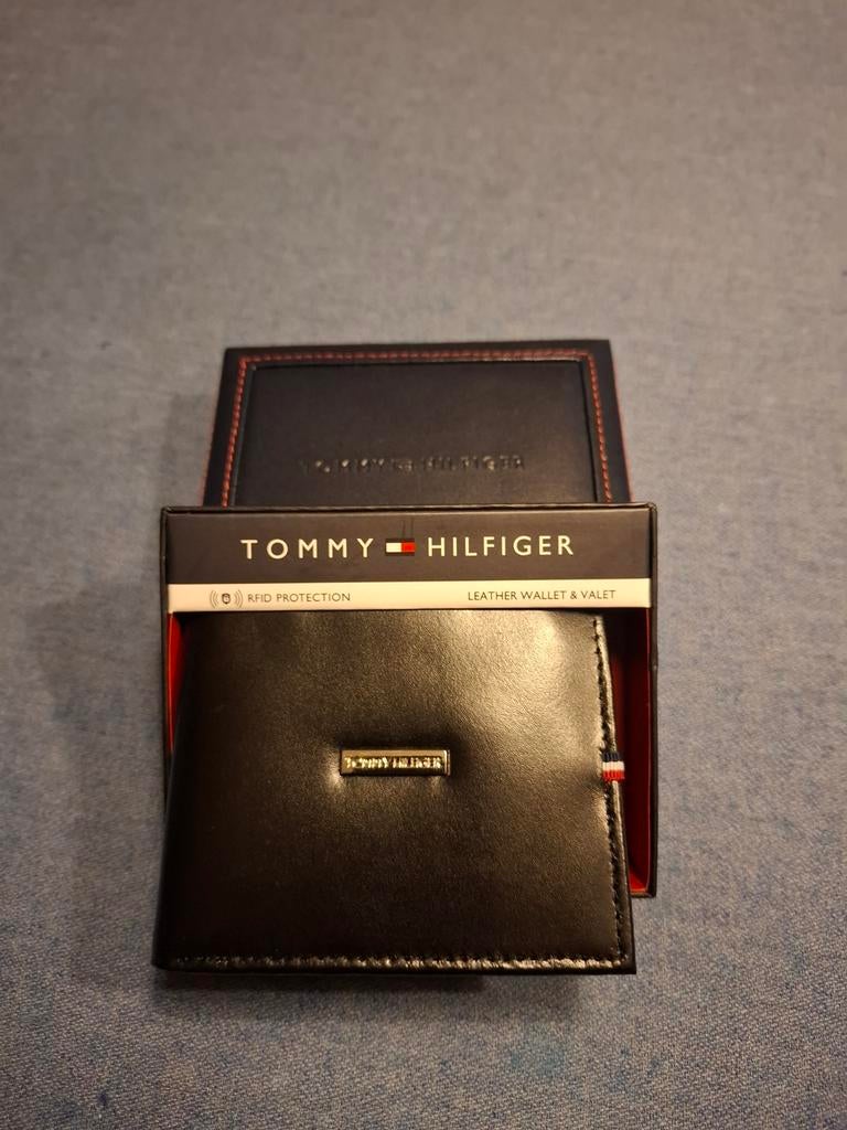 Tommy Hilfiger portemonnee leer, Sieraden, Tassen en Uiterlijk, Portemonnees, Overige merken, Zwart, Nieuw, Ophalen of Verzenden