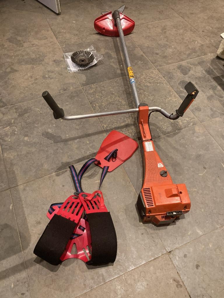 Husqvarna 240R bosmaaier, Ophalen, Benzine