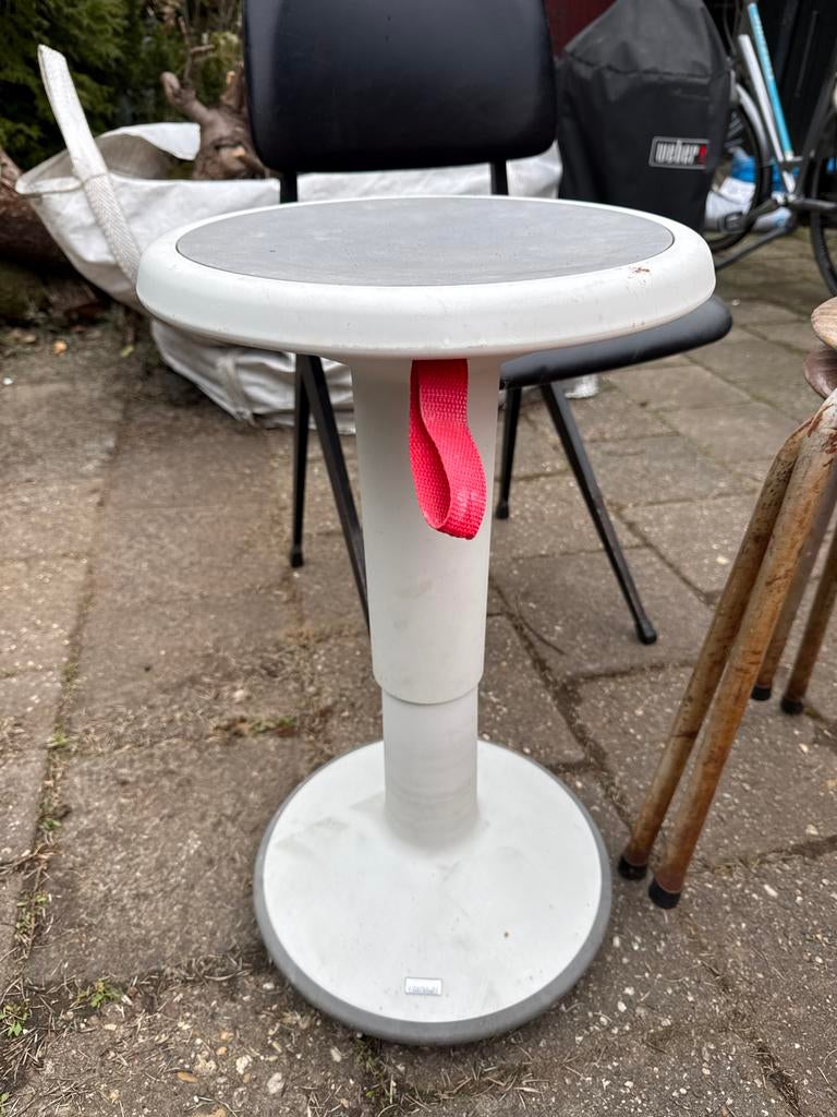 Interstuhl kruk met gasvering, Ophalen, In hoogte verstelbaar, Gebruikt, Kunststof