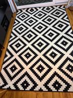 Mooi gebruikt zwart-wit tapijt., Huis en Inrichting, Ophalen, Gebruikt, 200 cm of meer, 200 cm of meer