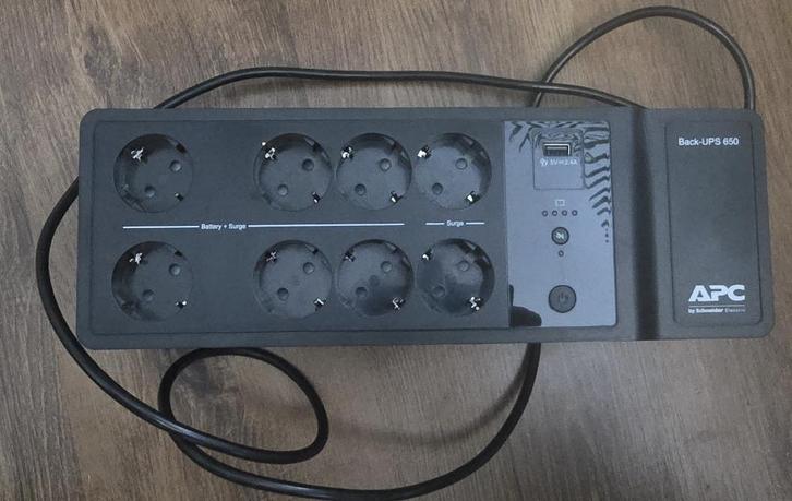 APC Back-UPS 650, Computers en Software, Noodvoedingen (UPS), Zo goed als nieuw, Ophalen