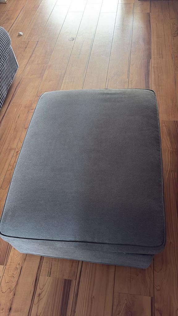 IKEA KIVIK Voetenbank met bergruimte, Huis en Inrichting, Ophalen, Gebruikt, Rechthoekig