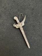 Zilveren broche/dasspeld in de vorm van een Indonesische kri, 4 tot 7 cm, Gebruikt, Ophalen of Verzenden, Zilver