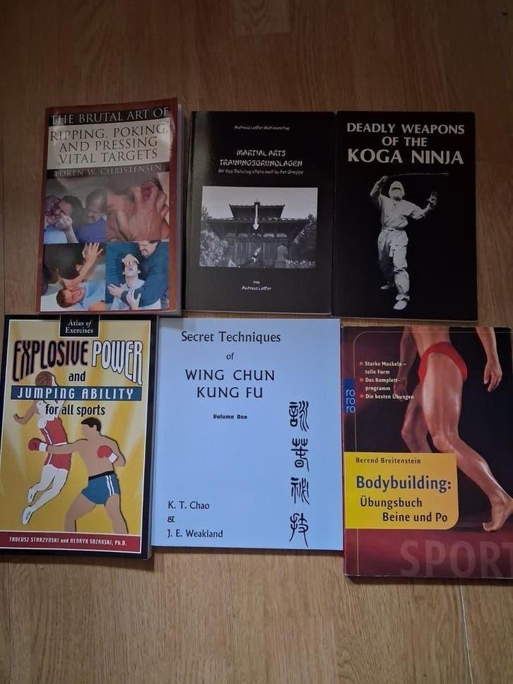 Diverse boeken over vechtsporten en fitness, Boeken, Sportboeken, Ophalen of Verzenden, Gelezen, Vechtsport