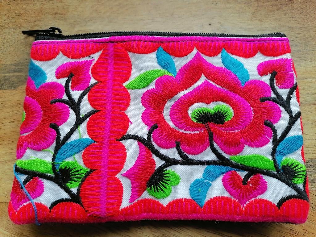 Nieuw etnisch Hmong portemonneetje met rits veelkleurig, Ophalen of Verzenden, Nieuw, Overige kleuren