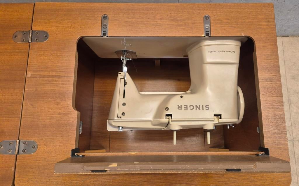 Vintage Singer Naaimachine met Kast – Werkend – Jaren 60, Antiek en Kunst, Ophalen