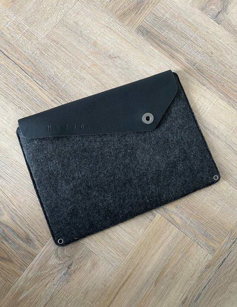 ZGAN zwart leer vilt Macbook 12" Mujjo envelop sleeve hoes, Ophalen of Verzenden, 12 inch, Zo goed als nieuw, Mujjo