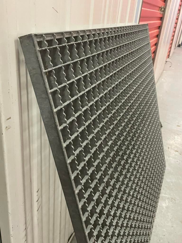 Looprooster metalen rooster 100x100x30, Ophalen of Verzenden, Zo goed als nieuw