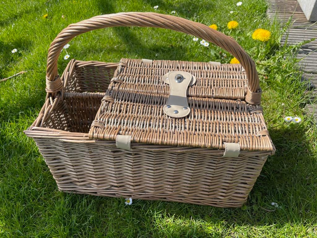 Picknickmand luxe model 2-pers. Riet, Ophalen of Verzenden, Zo goed als nieuw