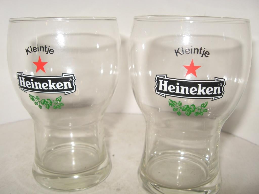 2 Kleine Heineken glaasjes .... kleintje, Verzamelen, Ophalen of Verzenden, Zo goed als nieuw, Bierglas
