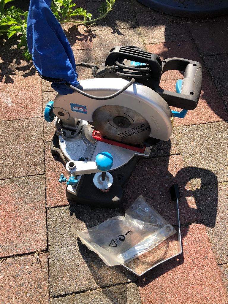 ferm afkortzaag, Ophalen, Gebruikt, 600 tot 1200 watt, Ferm