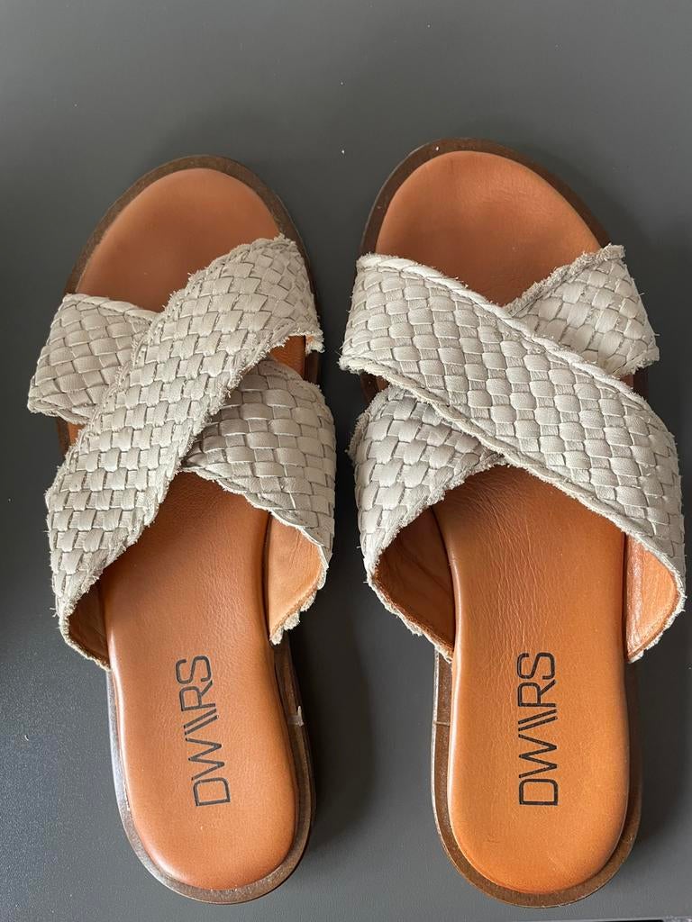 Leren slippers beige maat 40, Ophalen of Verzenden, Zo goed als nieuw, Beige