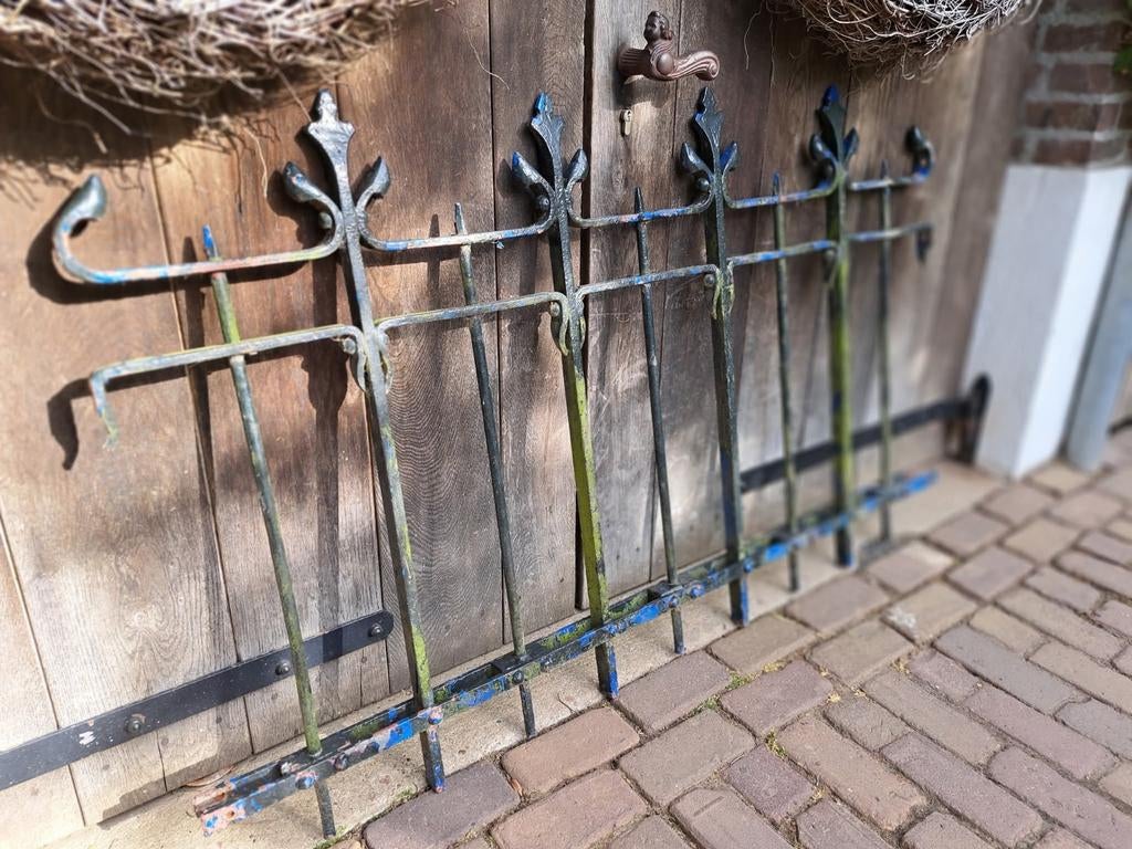 Authentiek gesmeed hekwerk - 2 stuks, Gebruikt, 100 tot 150 cm, Ophalen of Verzenden, Draaipoort