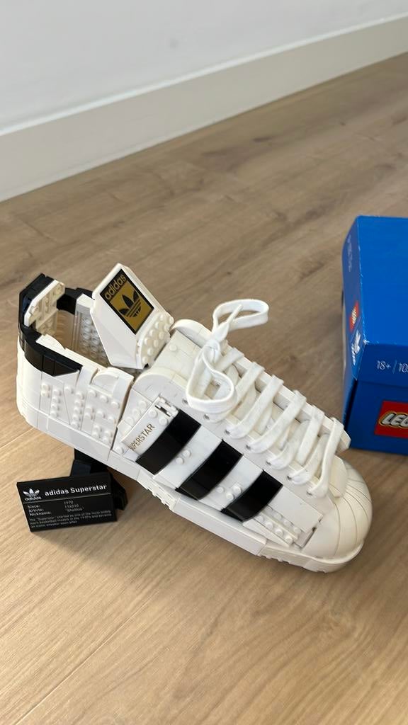 Lego adidas schoen compleet met doos en boekjes, Ophalen of Verzenden, Zo goed als nieuw
