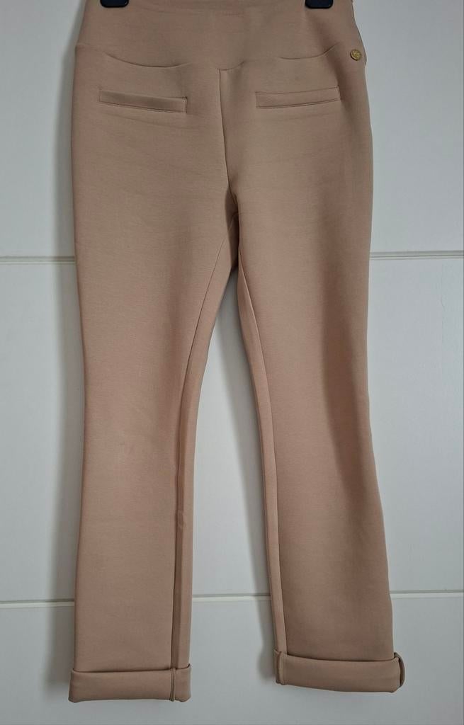 House of Gravity broek, maat L. z.g.a.n.kleur licht camel., Maat 38/40 (M), Beige, Ophalen of Verzenden, Zo goed als nieuw