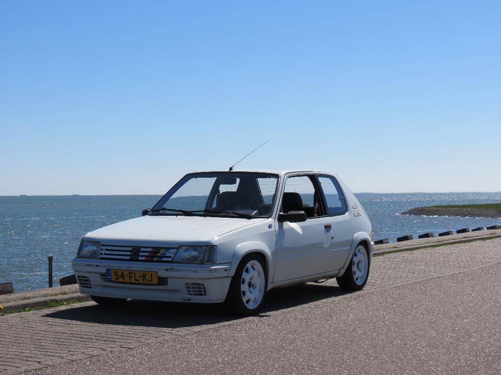 Peugeot 205 1.9 Rallye Te Koop, Voorwielaandrijving, Zwart, 4 cilinders, Wit