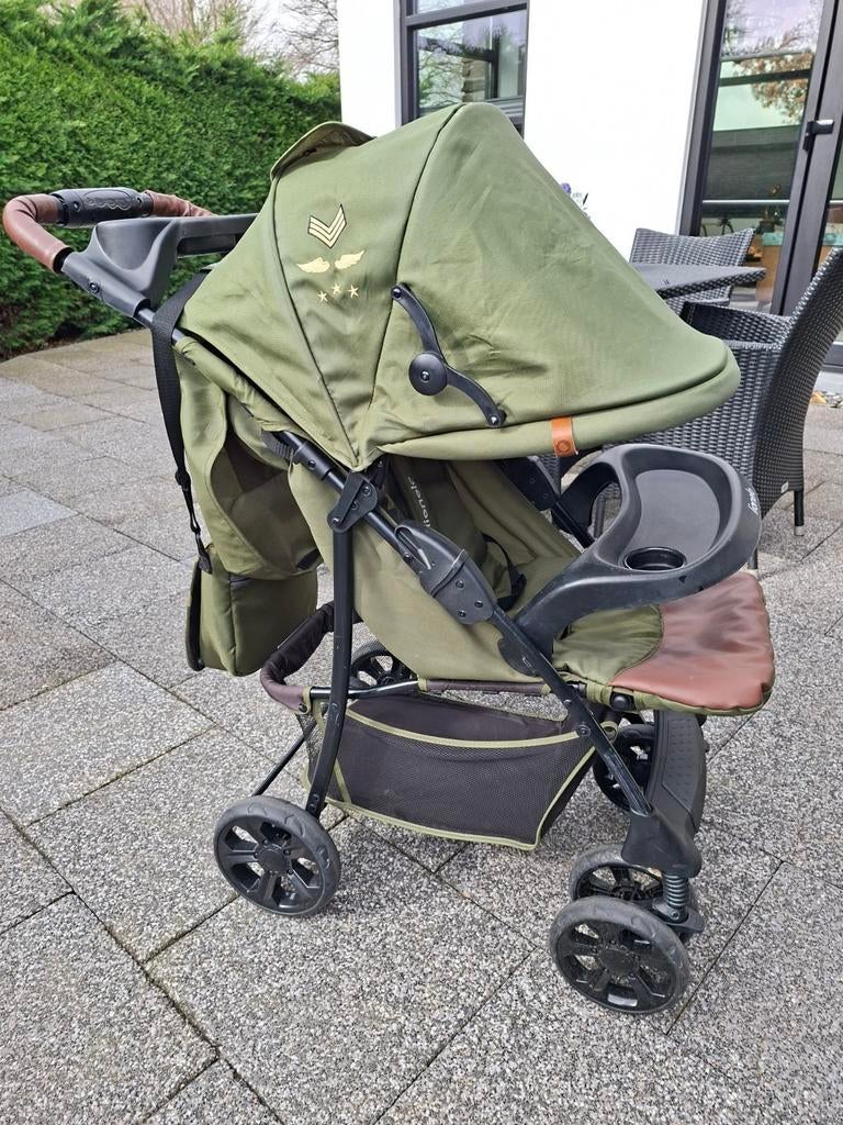 Lionelo buggy groen met zonnekap en verstelbare rugleuning., Ophalen of Verzenden, Gebruikt, Overige merken, Verstelbare rugleuning