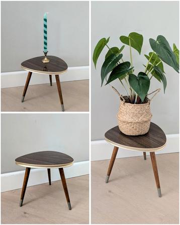 Vintage bijzettafeltje plantentafeltje  beschikbaar voor biedingen