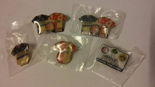 Feyenoord voetbal pins set shirt shirtjes vintage, Verzamelen, Speldjes, Pins en Buttons, Zo goed als nieuw, Sport, Ophalen of Verzenden
