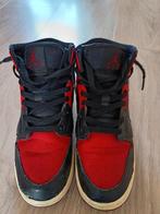 Nike Air Jordan 1 Mid Banned - Rood/Zwart, Ophalen, Gedragen, Zwart