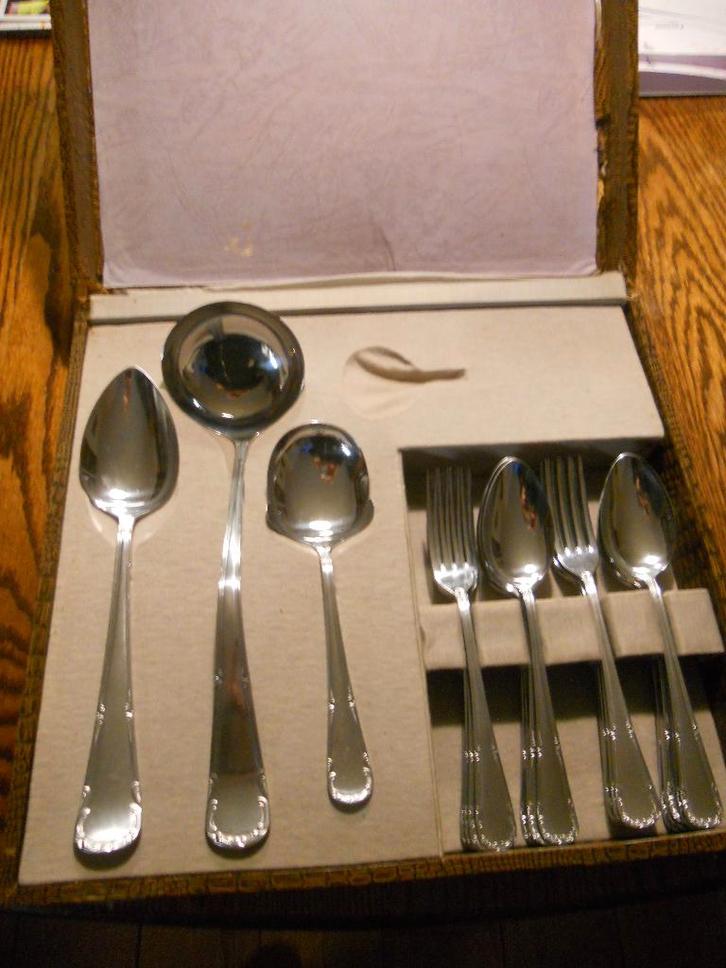 27- Delig bestek in doos, ca. 85 Jaar oud., Huis en Inrichting, Keuken | Bestek, Gebruikt, Bestekset, Rvs of Chroom, Ophalen of Verzenden