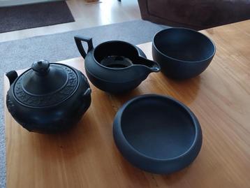 Wedgwood Black Basalt suikerpot,  melkkannetje, schaaltjes  beschikbaar voor biedingen